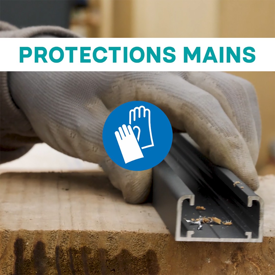 Les gants de protection sont obligatoires pour la pose d’un portail coulissant