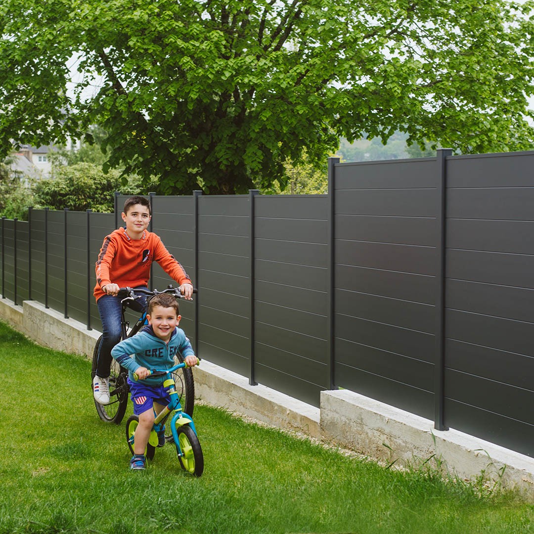 Clôture en aluminium lames persiennes RAL 7016