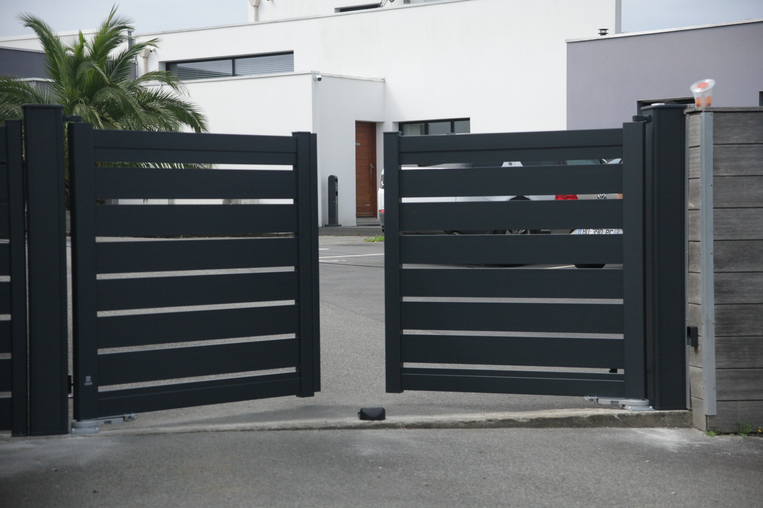 Portail battant BONO avec motorisation
